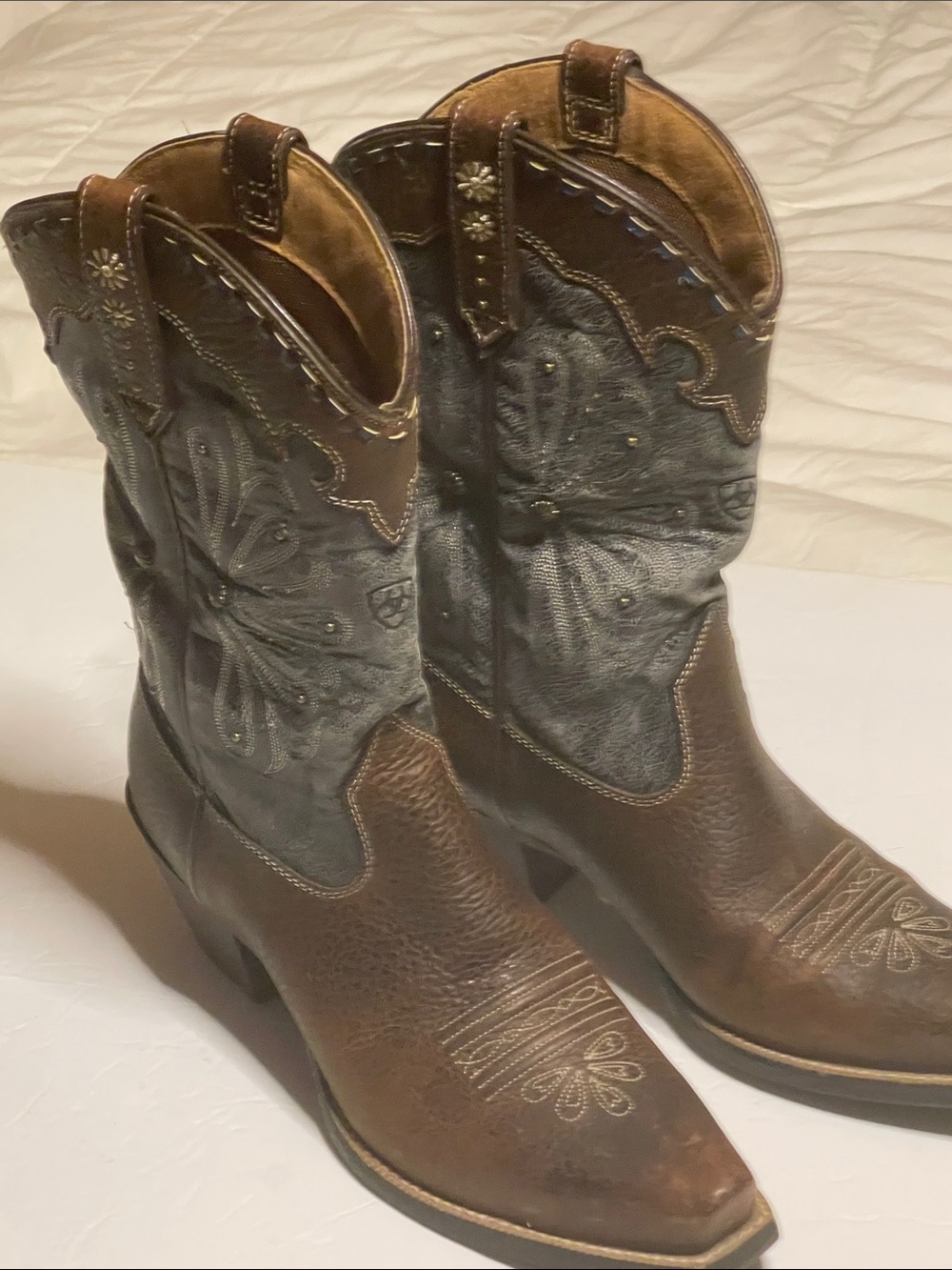 Ariat Women’s Western Leather Cowboy Boots - Brown and Black. Size 7 1/2